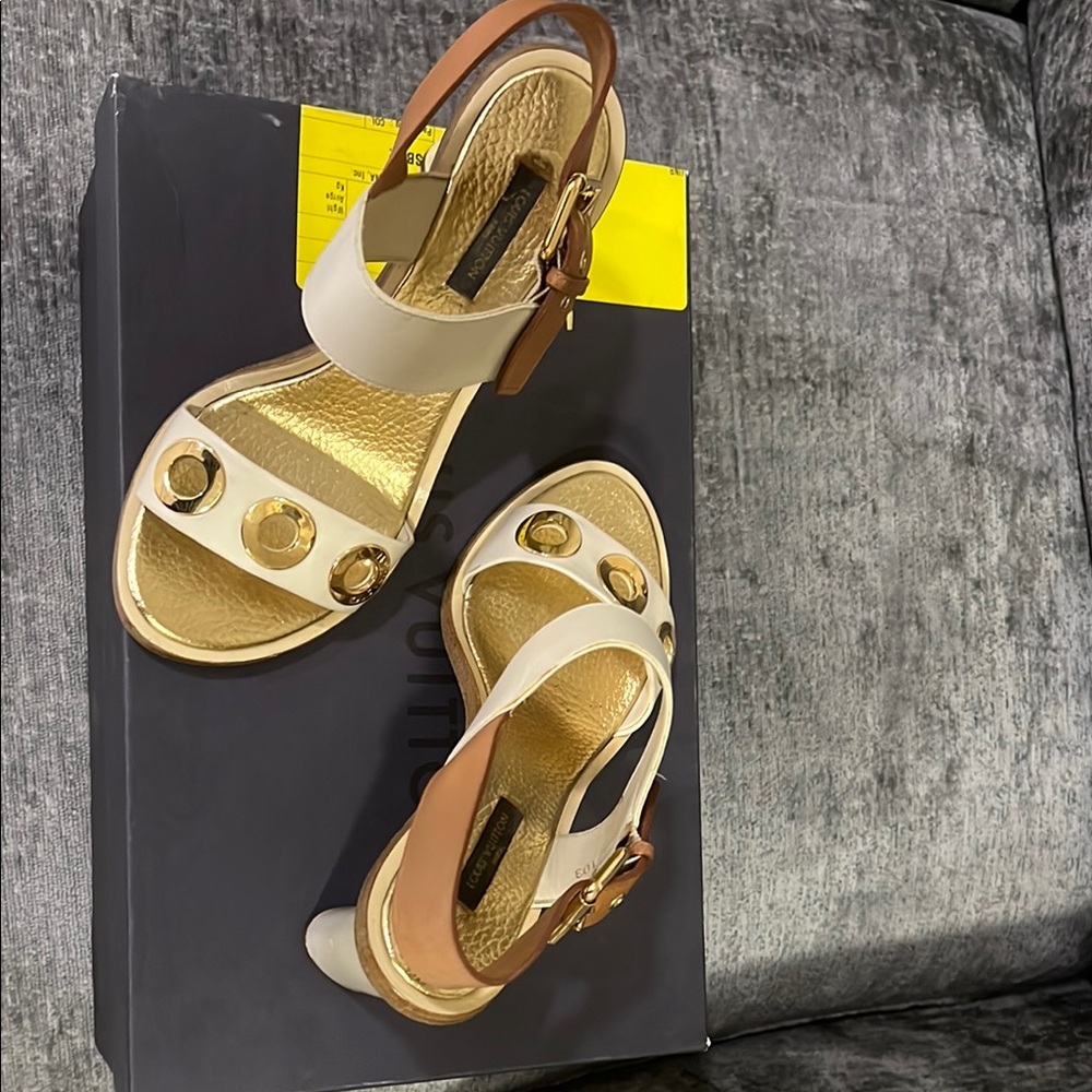 Louis Vuitton Cream and Gold Heels with Slingback Design
